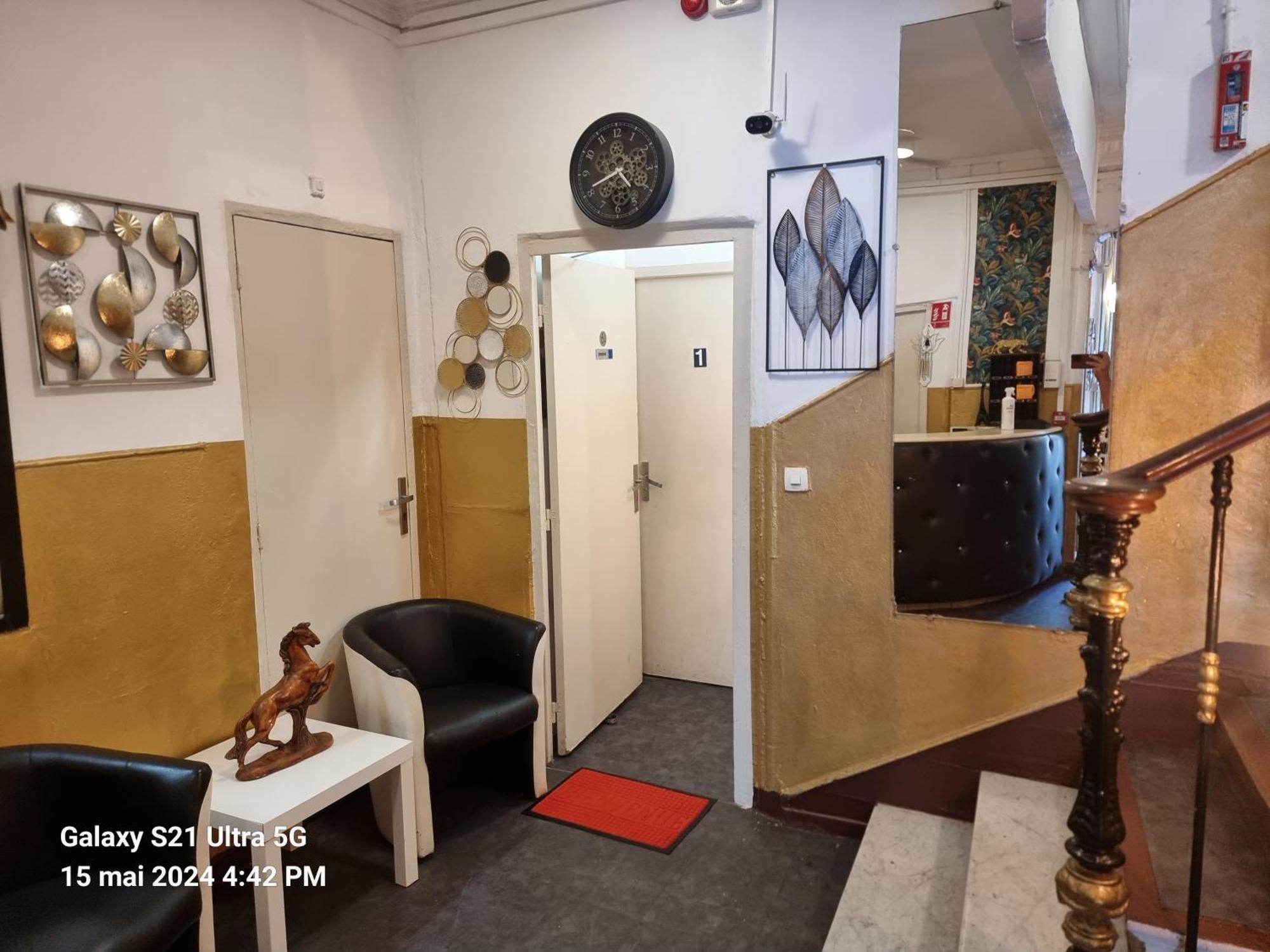Hotel Des Allees Marseille Bilik gambar